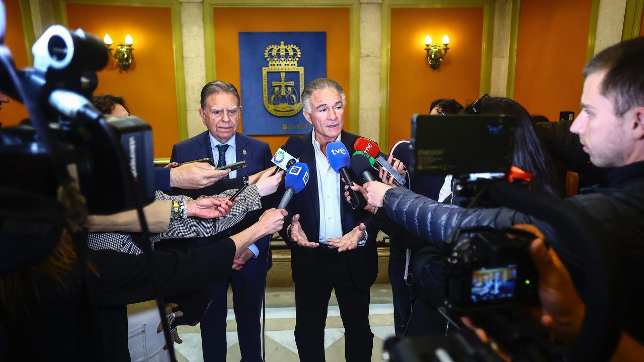 Dionisio Gutiérrez recorre medios asturianos en la antesala del VI Encuentro Ciudadano